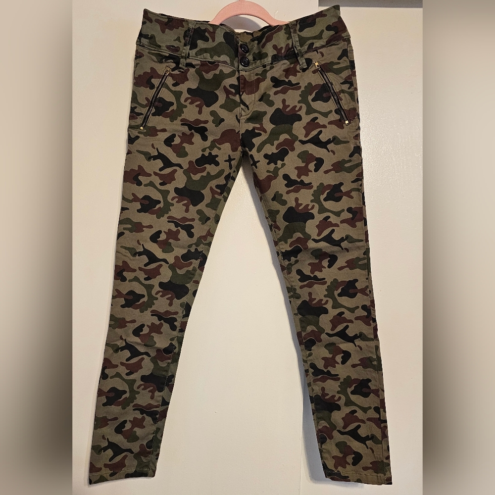Camo Print Women's Skinny Pants Waist 34 In Seam 27 Zipper Front Pockets